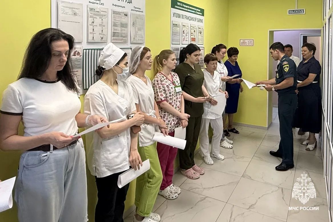 В ставропольской детской стоматологии прошли учения по пожарной безопасности В ставропольской детской стоматологии прошли учения по пожарной безопасности