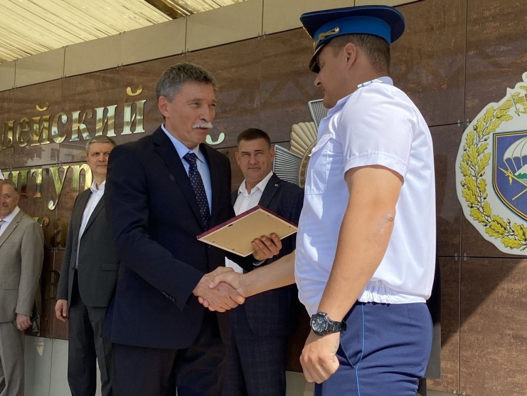 В Ставрополе отметили День Воздушно-десантных войск В Ставрополе отметили День Воздушно-десантных войск