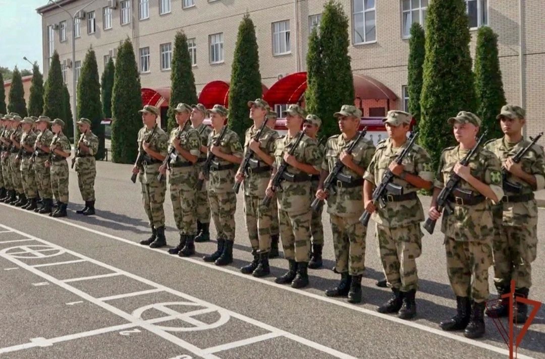 Новобранцы Росгвардии торжественно приняли Присягу в Пятигорске Новобранцы Росгвардии торжественно приняли Присягу в Пятигорске
