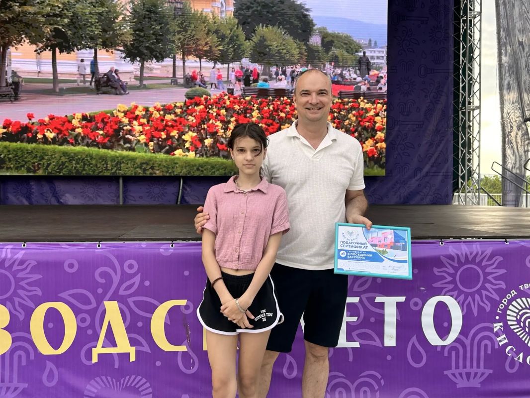В Комсомольском парке прошёл туристический молодёжный квиз — и это было по-настоящему ярко и увлекательно! Игра собрала тех, кому интересно проверить свои знания и посоревноваться в эрудиции. Участники с азартом отвечали на... В Комсомольском парке прошёл туристический молодёжный квиз — и это было по-настоящему ярко и увлекательно! Игра собрала тех, кому интересно проверить свои знания и посоревноваться в эрудиции. Участники с азартом отвечали на...