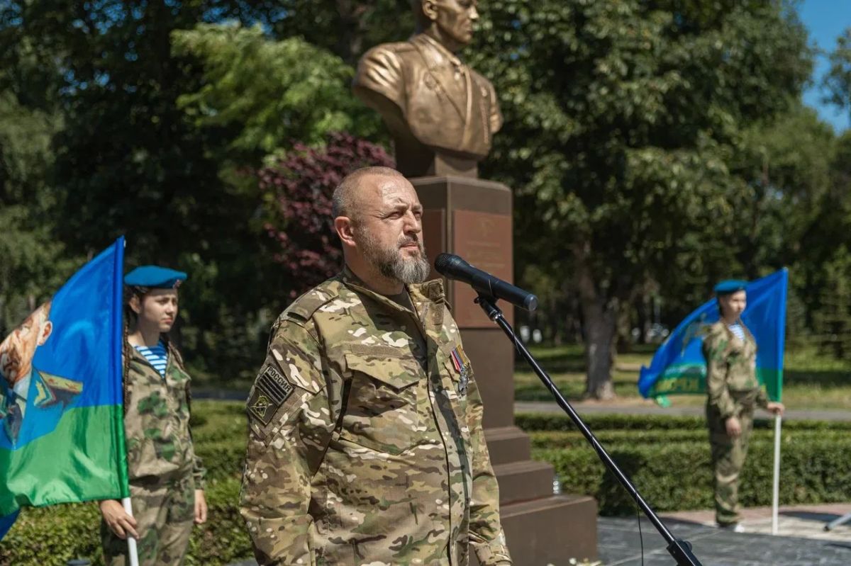 В Пятигорске отметили День Воздушно-десантных войск В Пятигорске отметили День Воздушно-десантных войск