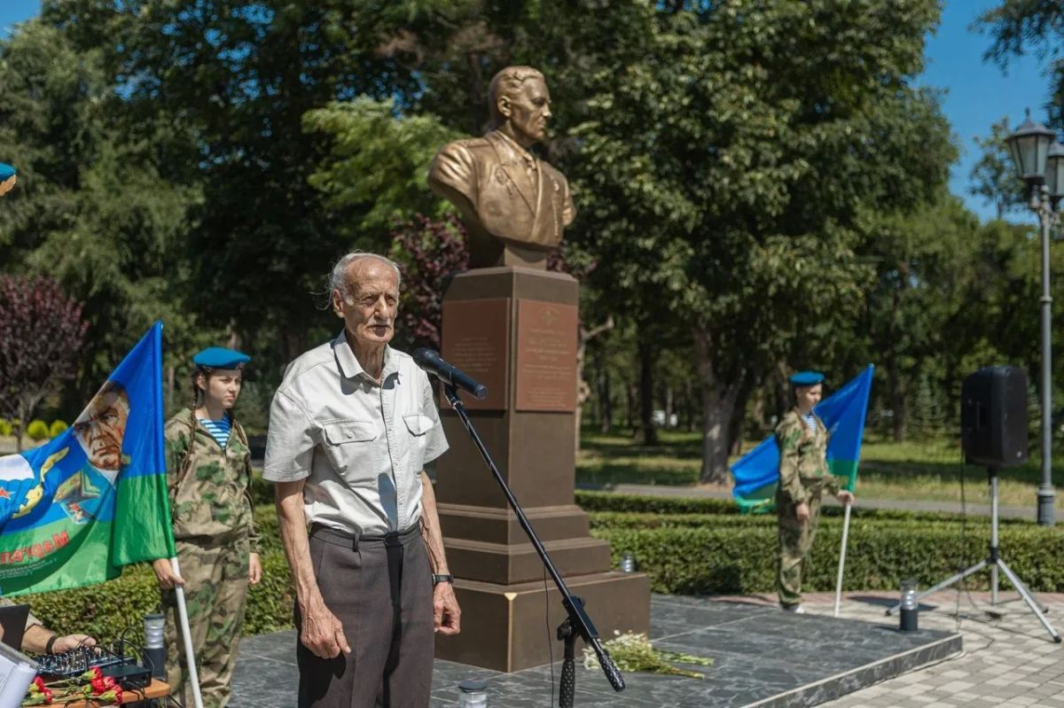 В Пятигорске отметили День Воздушно-десантных войск В Пятигорске отметили День Воздушно-десантных войск