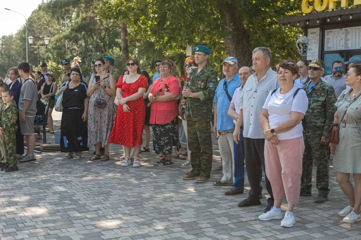 В Пятигорске отметили День Воздушно-десантных войск В Пятигорске отметили День Воздушно-десантных войск