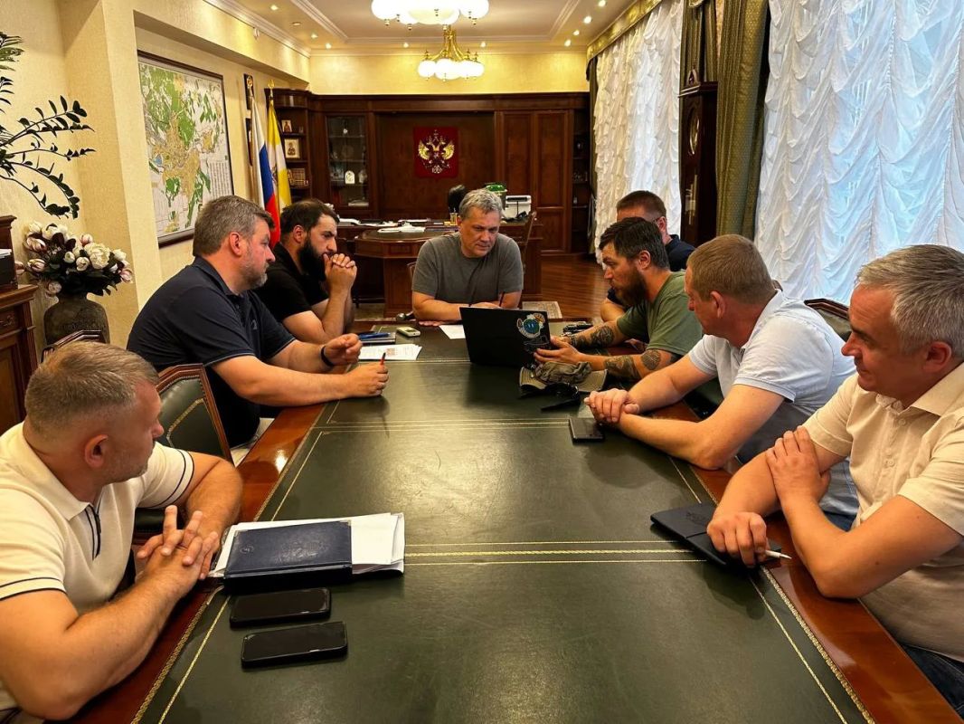 Дмитрий Ворошилов: Провел совещания с подрядными организациями по нашим стройкам и ремонтам Дмитрий Ворошилов: Провел совещания с подрядными организациями по нашим стройкам и ремонтам