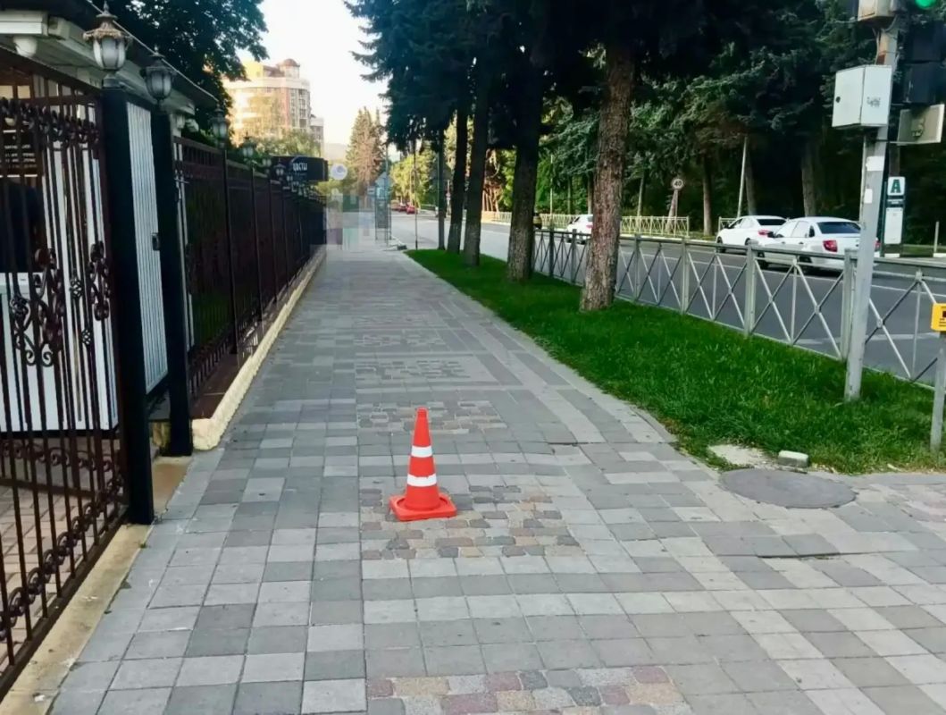 Школьник на электросамокате сбил 7-летнюю девочку в Кисловодске Школьник на электросамокате сбил 7-летнюю девочку в Кисловодске