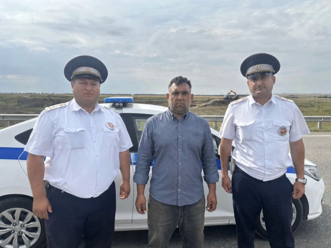 На Ставрополье патрульный экипаж помог автолюбителю добраться до ближайшего магазина запчастей и устранить поломку машины