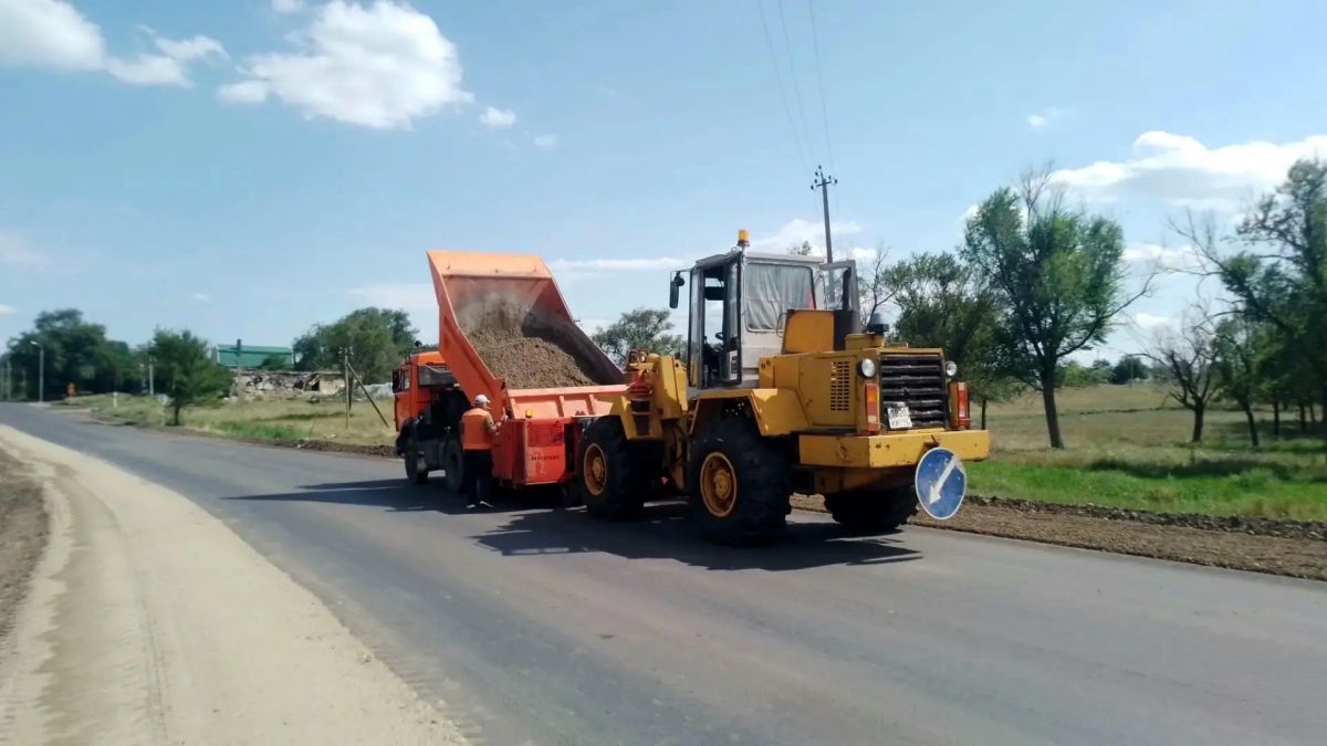 Завершается обновление дороги туристического маршрута Ставропольского края «Сенгилеевское - Новотроицкая» Завершается обновление дороги туристического маршрута Ставропольского края «Сенгилеевское - Новотроицкая»
