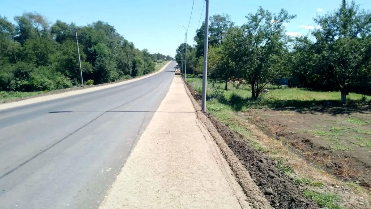 Завершается обновление дороги туристического маршрута Ставропольского края «Сенгилеевское - Новотроицкая» Завершается обновление дороги туристического маршрута Ставропольского края «Сенгилеевское - Новотроицкая»