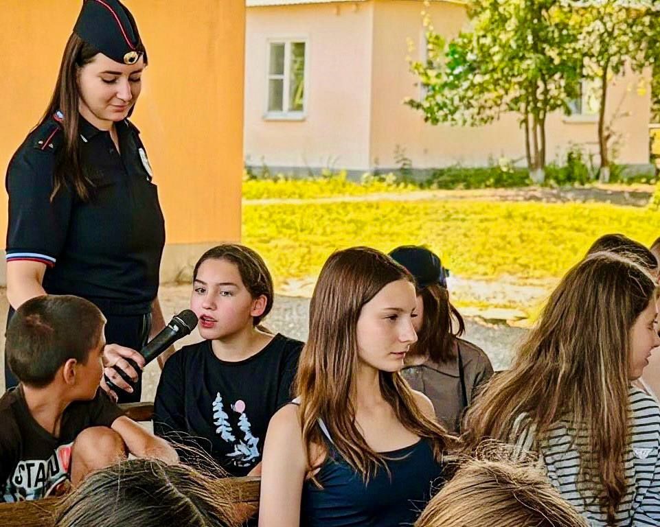 В Левокумском округе школьники прошли необычный квест по ПДД В Левокумском округе школьники прошли необычный квест по ПДД