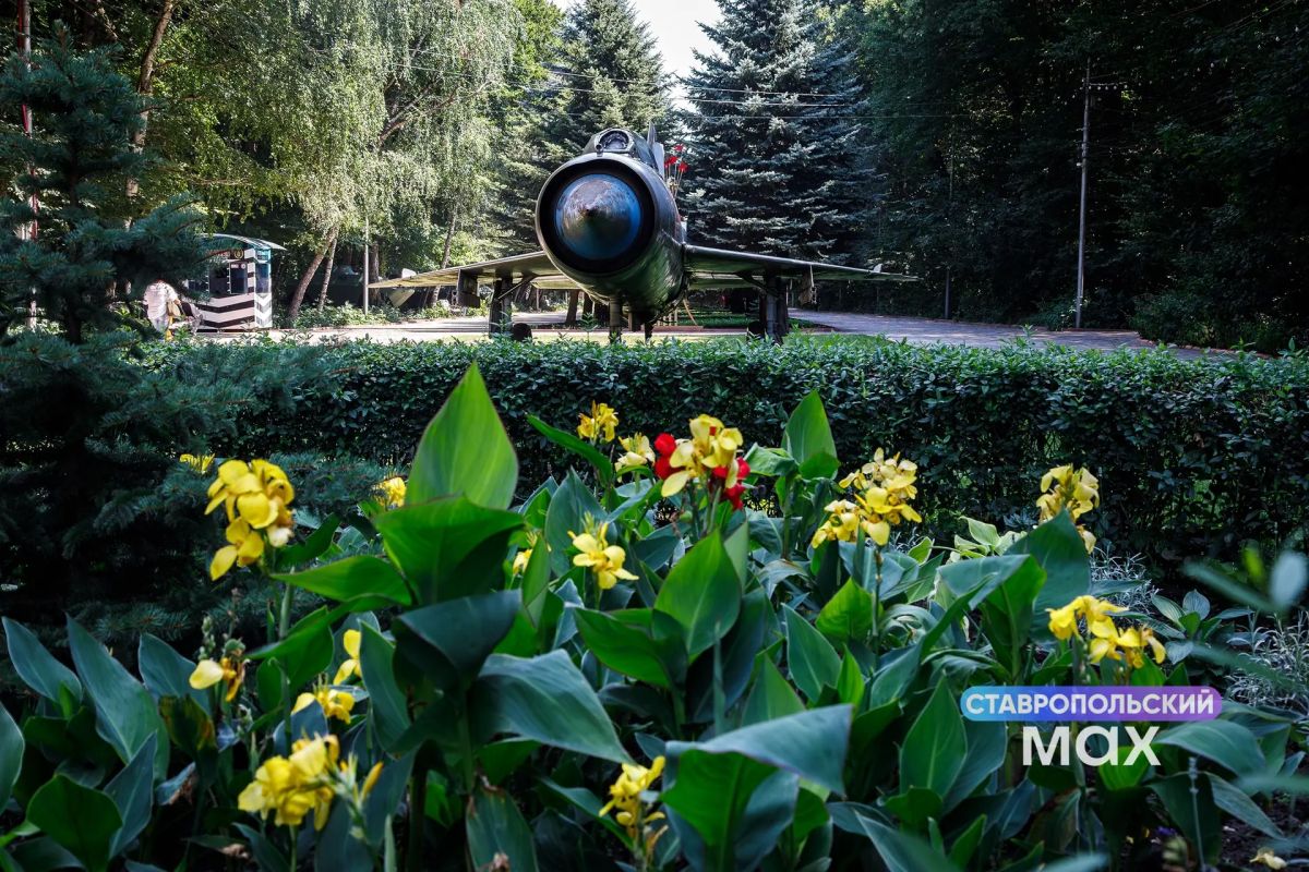 МиГ-21 «перелетел» на новое место в Парке Победы Ставрополя