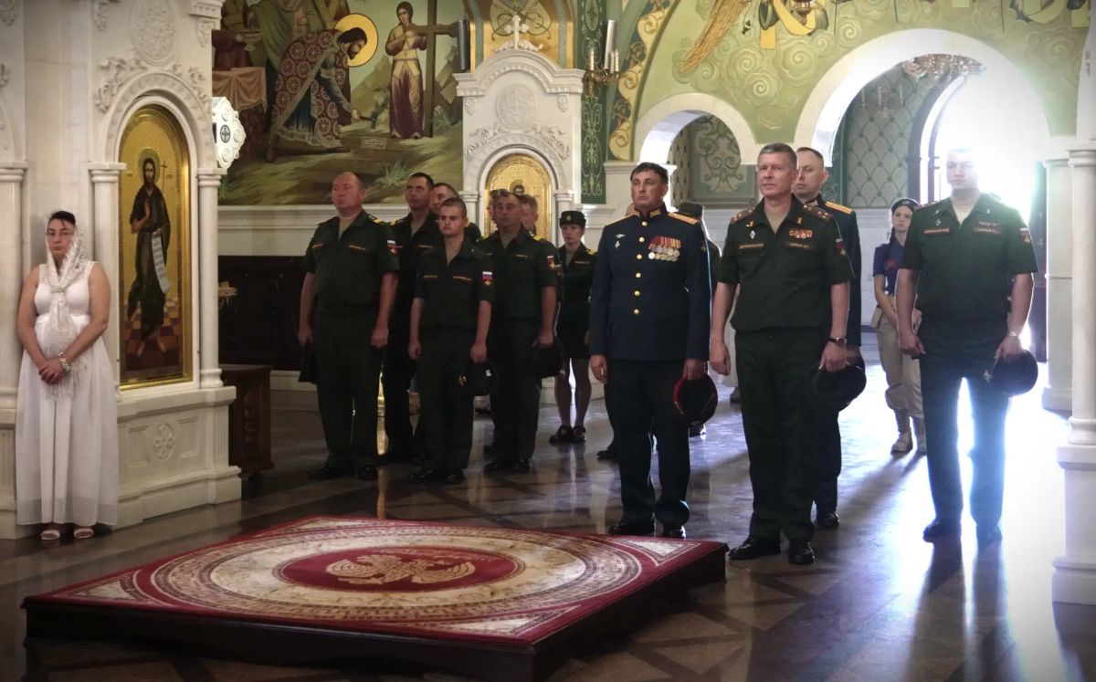 Капсулу с посланием будущим поколениям заложили воины 49-й общевойсковой армии в Ставрополе Капсулу с посланием будущим поколениям заложили воины 49-й общевойсковой армии в Ставрополе