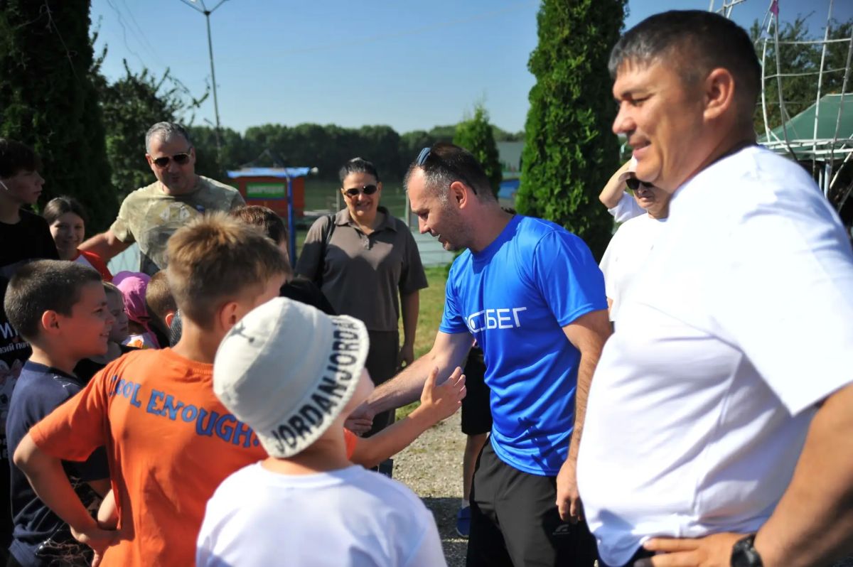 В Ессентуках День физкультурника стал днём большого тепла и радости - и особенно ярким он получился для 39 ребят с прифронтовых территорий В Ессентуках День физкультурника стал днём большого тепла и радости - и особенно ярким он получился для 39 ребят с прифронтовых территорий