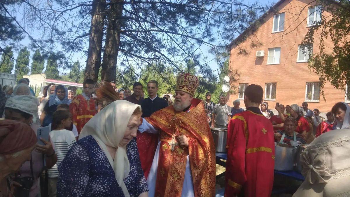 Большой праздник храмовая Пасха отметили сегодня в храме Святого великомученика и Целителя Пантелеймона в юго-западном районе Ставрополя Большой праздник храмовая Пасха отметили сегодня в храме Святого великомученика и Целителя Пантелеймона в юго-западном районе Ставрополя