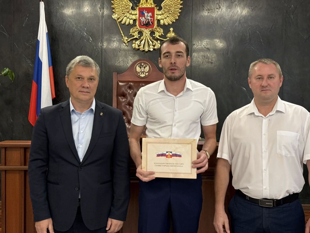 Дмитрий Ворошилов: Сегодня встретился с коллективом Пятигорского гарнизонного военного суда Дмитрий Ворошилов: Сегодня встретился с коллективом Пятигорского гарнизонного военного суда