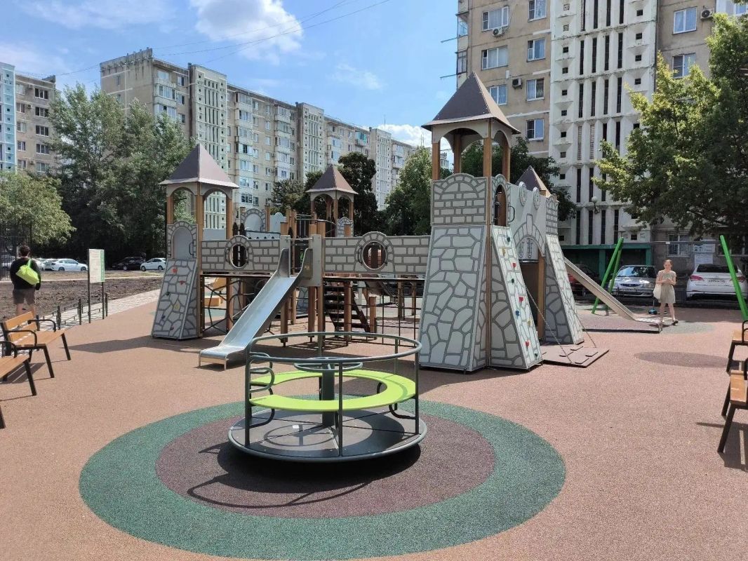 На проспекте Юности в Ставрополе появилась новая зона для спорта и отдыха На проспекте Юности в Ставрополе появилась новая зона для спорта и отдыха