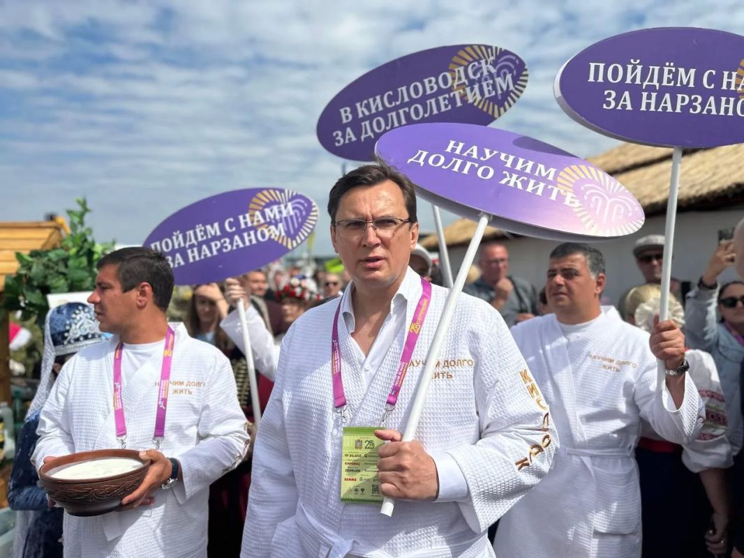 С 14 по 16 августа в городе Минеральные Воды, недалеко от «МинводыЭкспо» проходит XIII Открытый чемпионат России по пахоте, в котором города и округа Ставропольского края представили свои подворья, включая город-курорт... С 14 по 16 августа в городе Минеральные Воды, недалеко от «МинводыЭкспо» проходит XIII Открытый чемпионат России по пахоте, в котором города и округа Ставропольского края представили свои подворья, включая город-курорт...