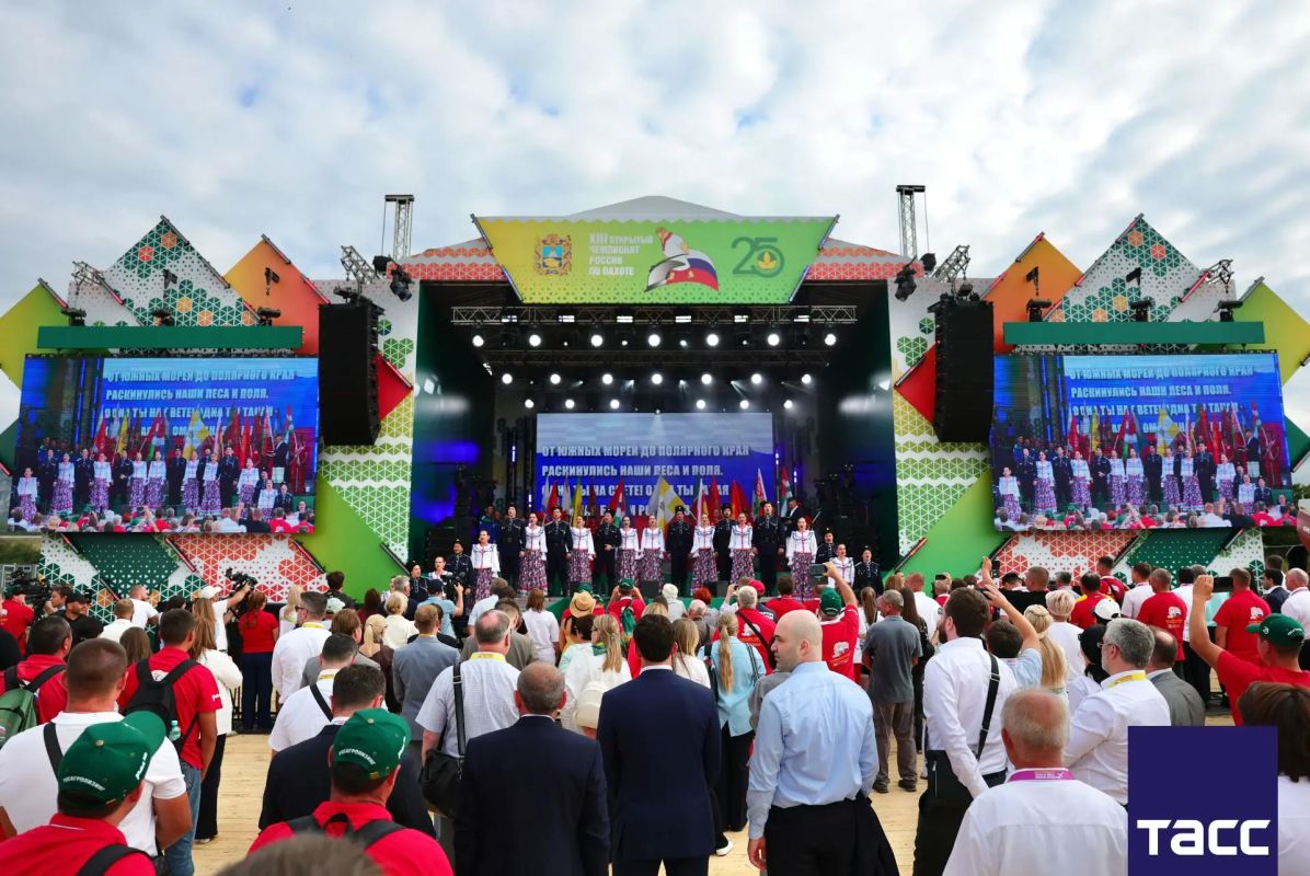 Проведение открытого чемпионата России по пахоте на Ставрополье позволит привлечь кадры на агропромышленные предприятия региона, сообщил губернатор края Владимир Владимиров в "Максе" Проведение открытого чемпионата России по пахоте на Ставрополье позволит привлечь кадры на агропромышленные предприятия региона, сообщил губернатор края Владимир Владимиров в "Максе"