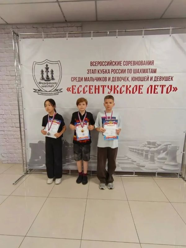 Победа в Ессентуках. В городе-курорте завершился турнир по быстрым шахматам «Ессентукское лето»! В соревнованиях приняли участие 140 шахматистов Победа в Ессентуках. В городе-курорте завершился турнир по быстрым шахматам «Ессентукское лето»! В соревнованиях приняли участие 140 шахматистов