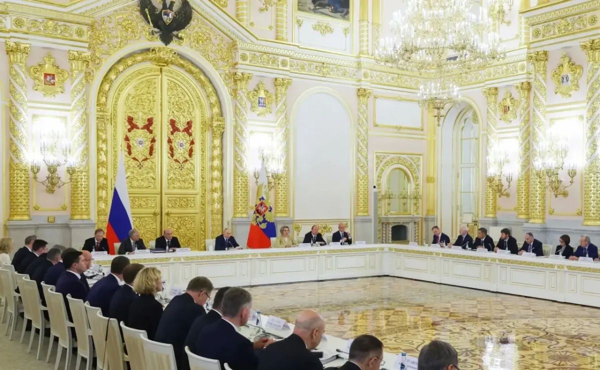 Президент России Владимир Владимирович Путин провел заседание Совета по стратегическому развитию и национальным проектам Президент России Владимир Владимирович Путин провел заседание Совета по стратегическому развитию и национальным проектам