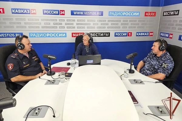 В преддверии нового учебного года начальник пресс-службы регионального Управления Росгвардии подполковник полиции Денис Снегирёв и заместитель начальника управления – начальник отдела кадров Управления вневедомственной...