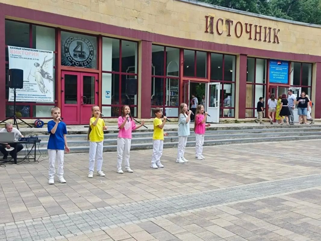 Лето в Ессентуках звучало особенно красиво - и вчера оно попрощалось с нами по-особенному Лето в Ессентуках звучало особенно красиво - и вчера оно попрощалось с нами по-особенному