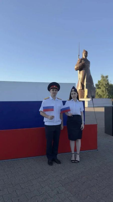 В Ставрополе в День Государственного флага Российской Федерации сотрудники СК России приняли участие в тематическом фотопроекте В Ставрополе в День Государственного флага Российской Федерации сотрудники СК России приняли участие в тематическом фотопроекте