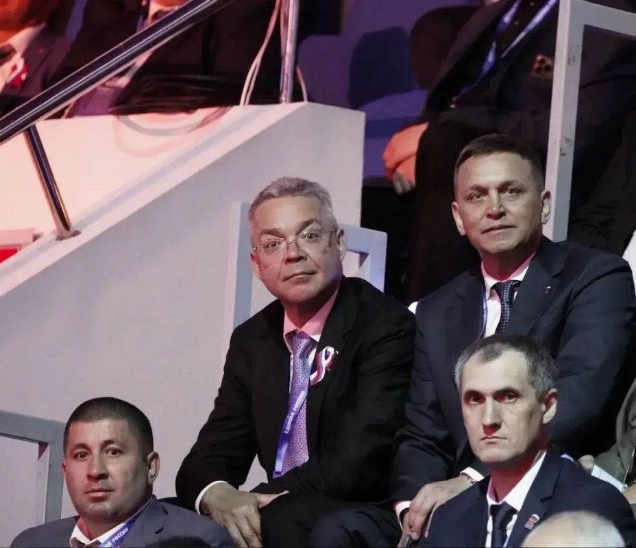 Владимир Владимиров: Вместе с делегацией нашего края и соратниками из всех регионов страны участвуем в работе съезда Единой России, который проходит в Москве Владимир Владимиров: Вместе с делегацией нашего края и соратниками из всех регионов страны участвуем в работе съезда Единой России, который проходит в Москве