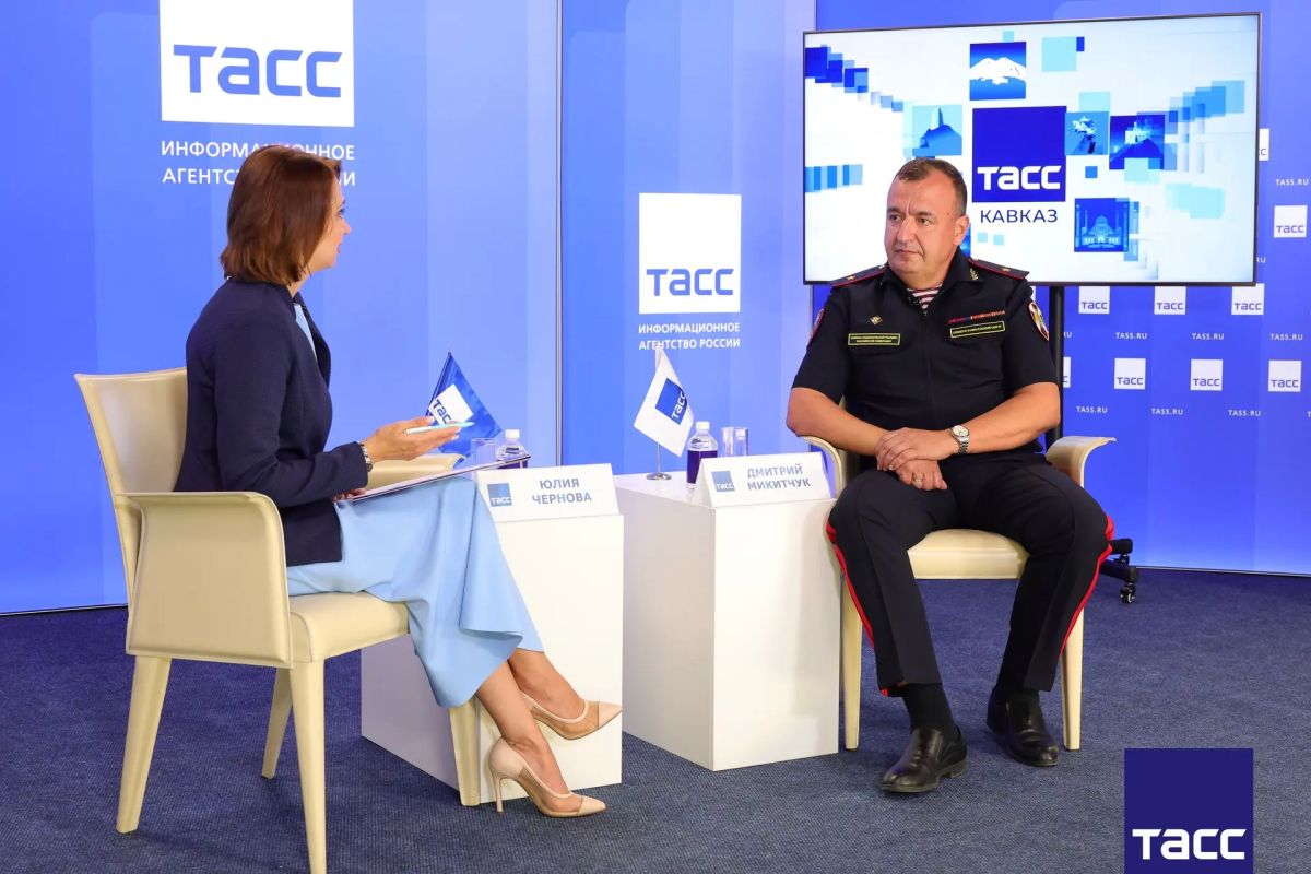 Главное из заявлений, а также фоторепортаж с пресс-конференции в Региональном информационном центре "ТАСС Кавказ" в Пятигорске, посвященной вопросам оборота оружия на Северном Кавказе и мерам по обеспечению общественной... Главное из заявлений, а также фоторепортаж с пресс-конференции в Региональном информационном центре "ТАСС Кавказ" в Пятигорске, посвященной вопросам оборота оружия на Северном Кавказе и мерам по обеспечению общественной...