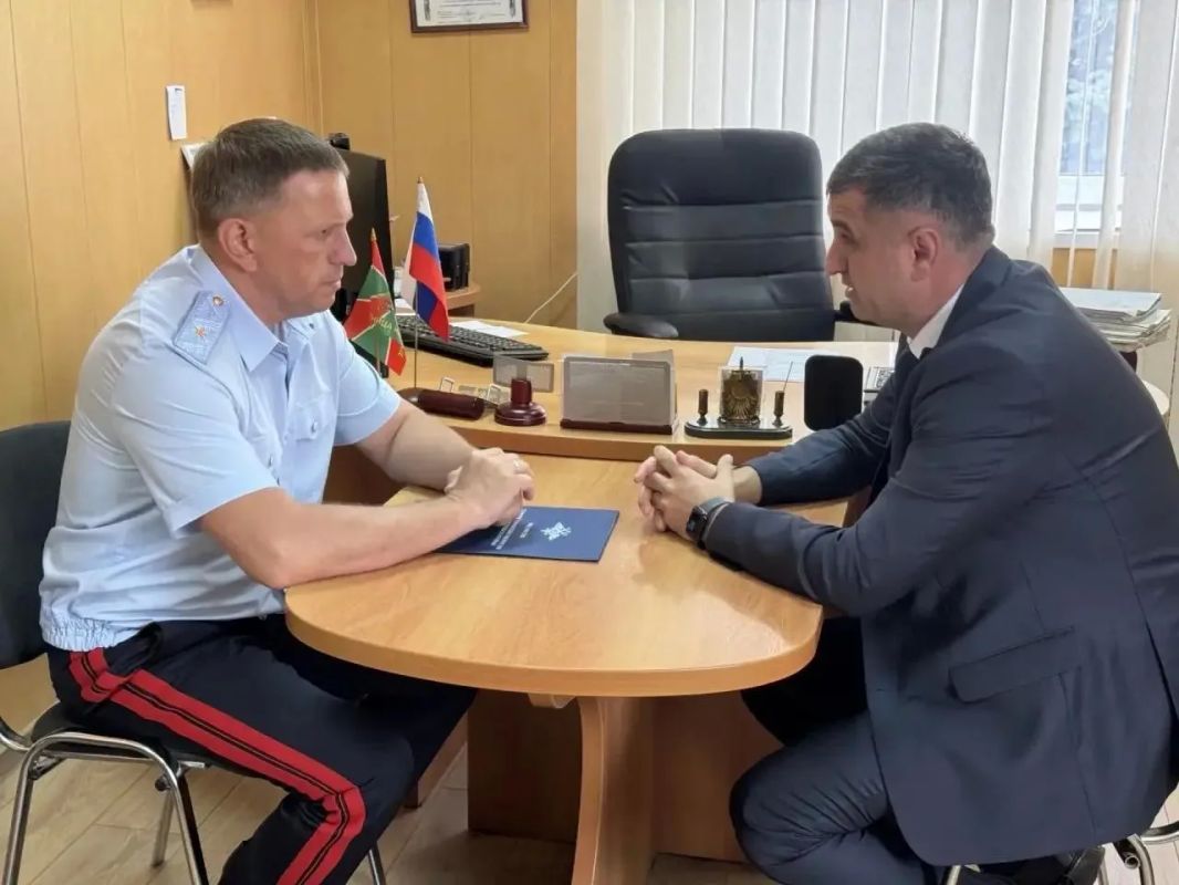 Алексей Жуков проверил организацию службы в отделе полиции Кировского округа