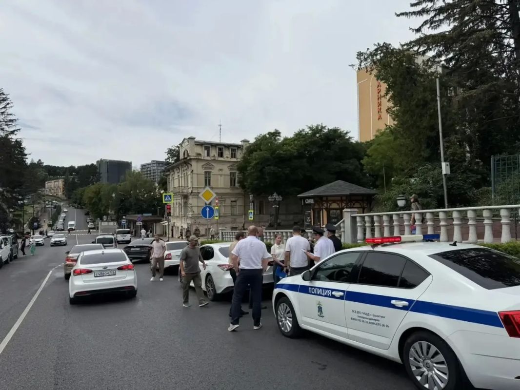 Общественники провели контроль хода работ на объектах нацпроекта в Кисловодске Общественники провели контроль хода работ на объектах нацпроекта в Кисловодске