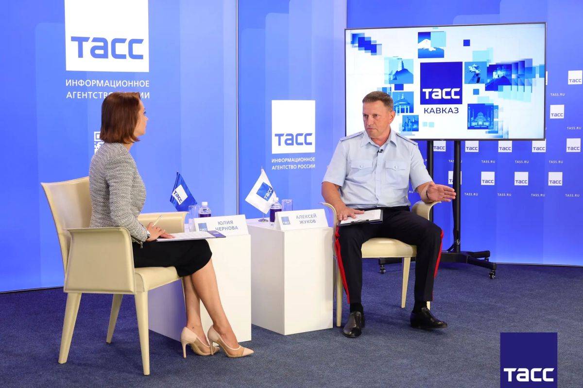 Главное из заявлений, а также фоторепортаж с видеоинтервью заместителя начальника ГУ МВД России по Ставропольскому краю генерал-майора полиции Алексея Жукова Региональному информационному центру "ТАСС Кавказ" : Главное из заявлений, а также фоторепортаж с видеоинтервью заместителя начальника ГУ МВД России по Ставропольскому краю генерал-майора полиции Алексея Жукова Региональному информационному центру "ТАСС Кавказ" :