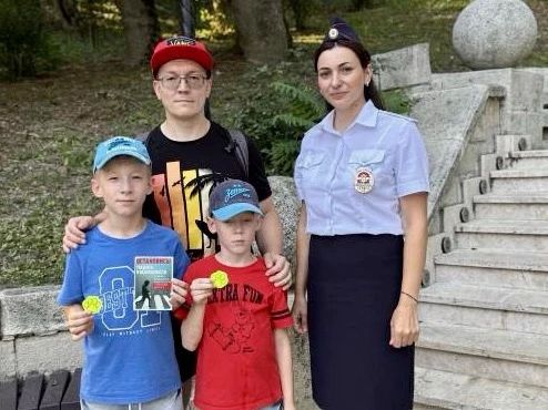 В Железноводске автоинспекторы призвали посетителей Курортного парка быть культурными участниками дорожного движения В Железноводске автоинспекторы призвали посетителей Курортного парка быть культурными участниками дорожного движения