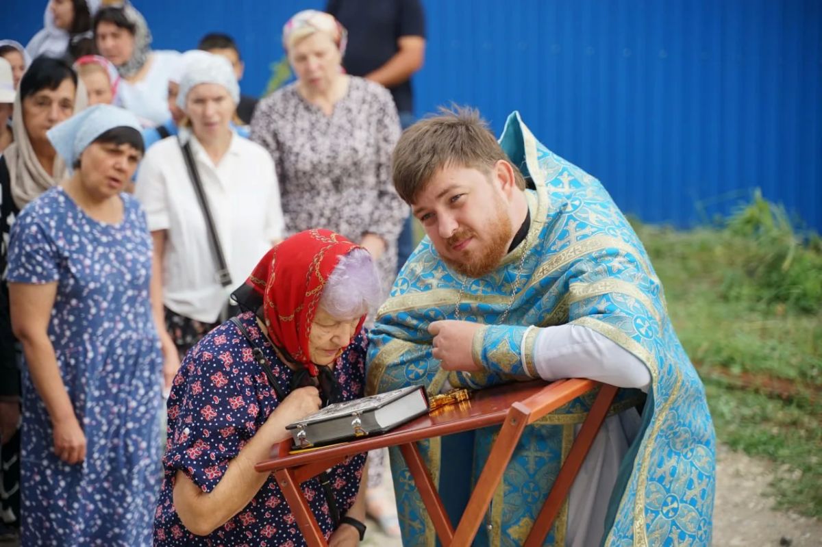 В Ессентуках православные отметили Успение Пресвятой Богородицы - один из двенадцати главных церковных праздников В Ессентуках православные отметили Успение Пресвятой Богородицы - один из двенадцати главных церковных праздников