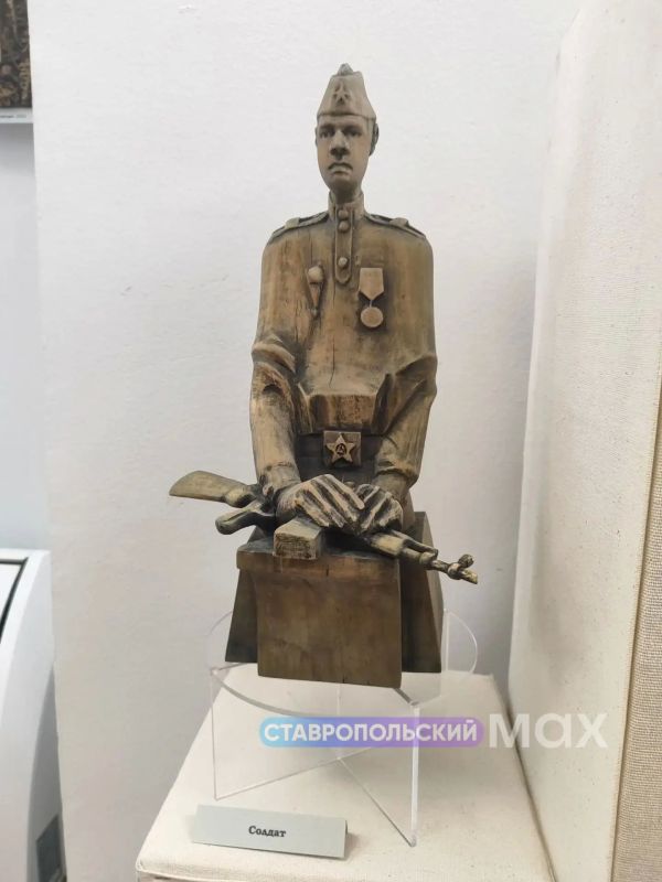 В ставропольском краевом музее изобразительных искусств открыли персональную выставку Гутенёва В ставропольском краевом музее изобразительных искусств открыли персональную выставку Гутенёва