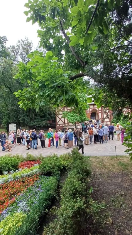 А тем временем в Ессентуках проходит бесплатная экскурсия в Цандеровский институт механотерапии - успейте присоединиться! А тем временем в Ессентуках проходит бесплатная экскурсия в Цандеровский институт механотерапии - успейте присоединиться!