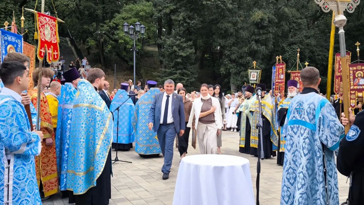 В светлый День города Ессентуки объединяются в торжественном крестном ходе - так бережно хранят горожане связь с историей и традициями родного края В светлый День города Ессентуки объединяются в торжественном крестном ходе - так бережно хранят горожане связь с историей и традициями родного края