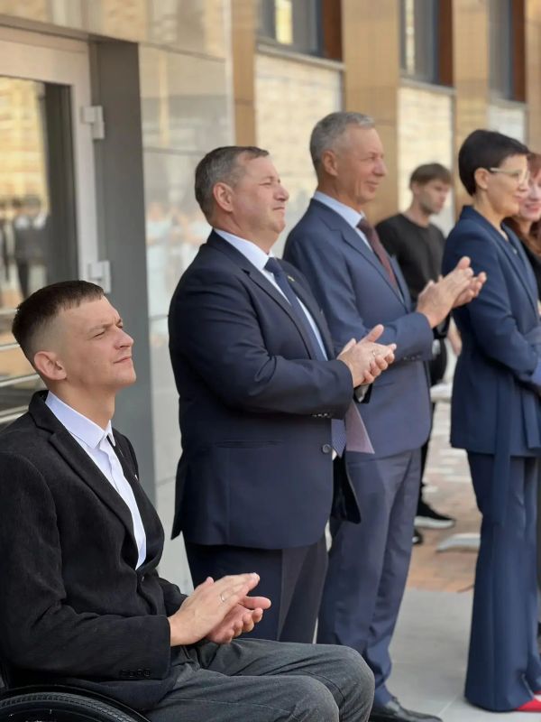 В школах краевой столицы прозвучали первые звонки В школах краевой столицы прозвучали первые звонки