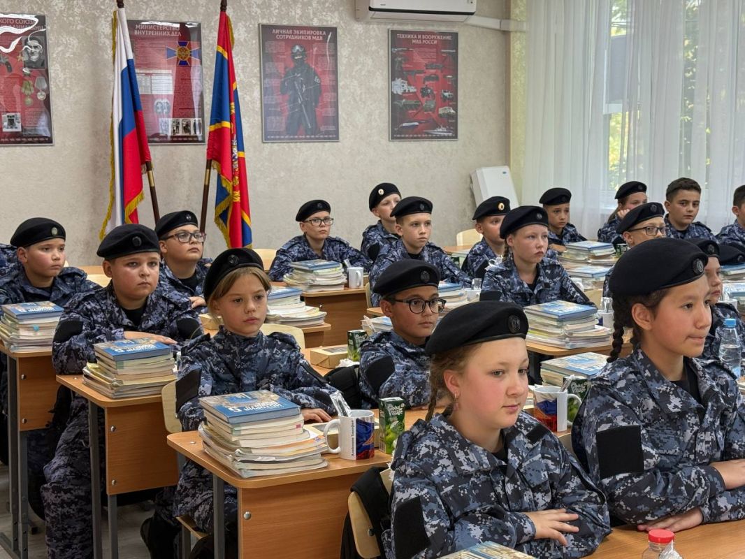 В Пятигорске на базе школы №5 открылся первый профильный класс МВД В Пятигорске на базе школы №5 открылся первый профильный класс МВД