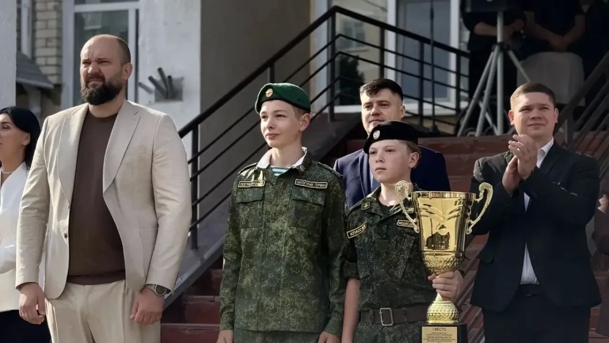 В школах краевой столицы прозвучали первые звонки В школах краевой столицы прозвучали первые звонки