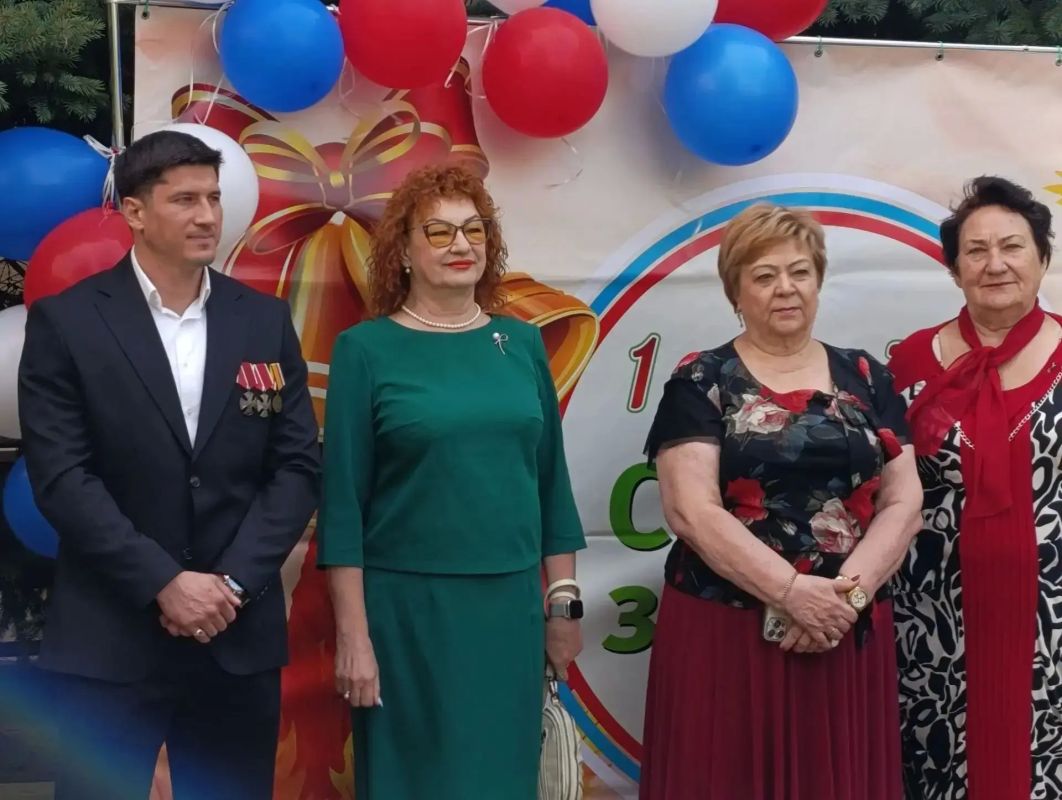 В школах краевой столицы прозвучали первые звонки В школах краевой столицы прозвучали первые звонки