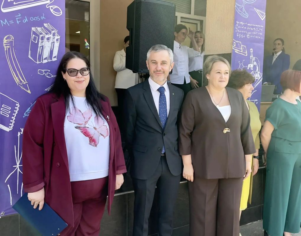 В школах краевой столицы прозвучали первые звонки В школах краевой столицы прозвучали первые звонки