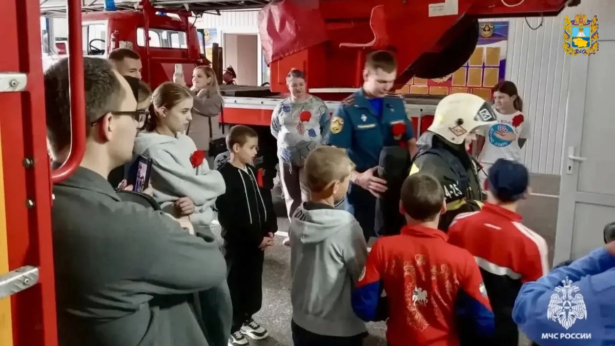 На базе 24-й пожарно-спасательной части МЧС Ставрополья прошла встреча для участников патриотического проекта «Временной маршрут победы» На базе 24-й пожарно-спасательной части МЧС Ставрополья прошла встреча для участников патриотического проекта «Временной маршрут победы»