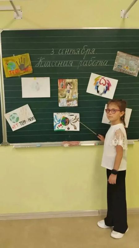 Евгений Моисеев: Более 10 тысяч школьников Кисловодска стали участниками уроков памяти в День солидарности в борьбе с терроризмом Евгений Моисеев: Более 10 тысяч школьников Кисловодска стали участниками уроков памяти в День солидарности в борьбе с терроризмом