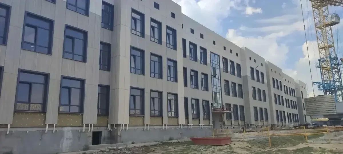 Строительство школы на улице Андрея Голуба в Ставрополе близится к завершению