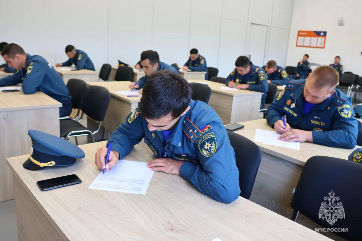 На полях салона «Комплексная безопасность» соревновались звенья газодымозащитной службы На полях салона «Комплексная безопасность» соревновались звенья газодымозащитной службы