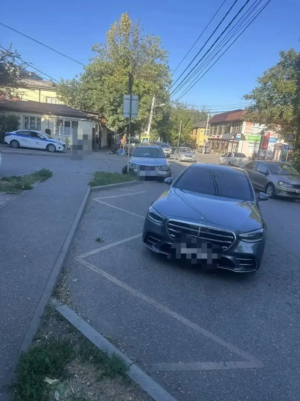 В Ессентуках устанавливаются обстоятельства ДТП, в котором погиб водитель «Крайслера» В Ессентуках устанавливаются обстоятельства ДТП, в котором погиб водитель «Крайслера»