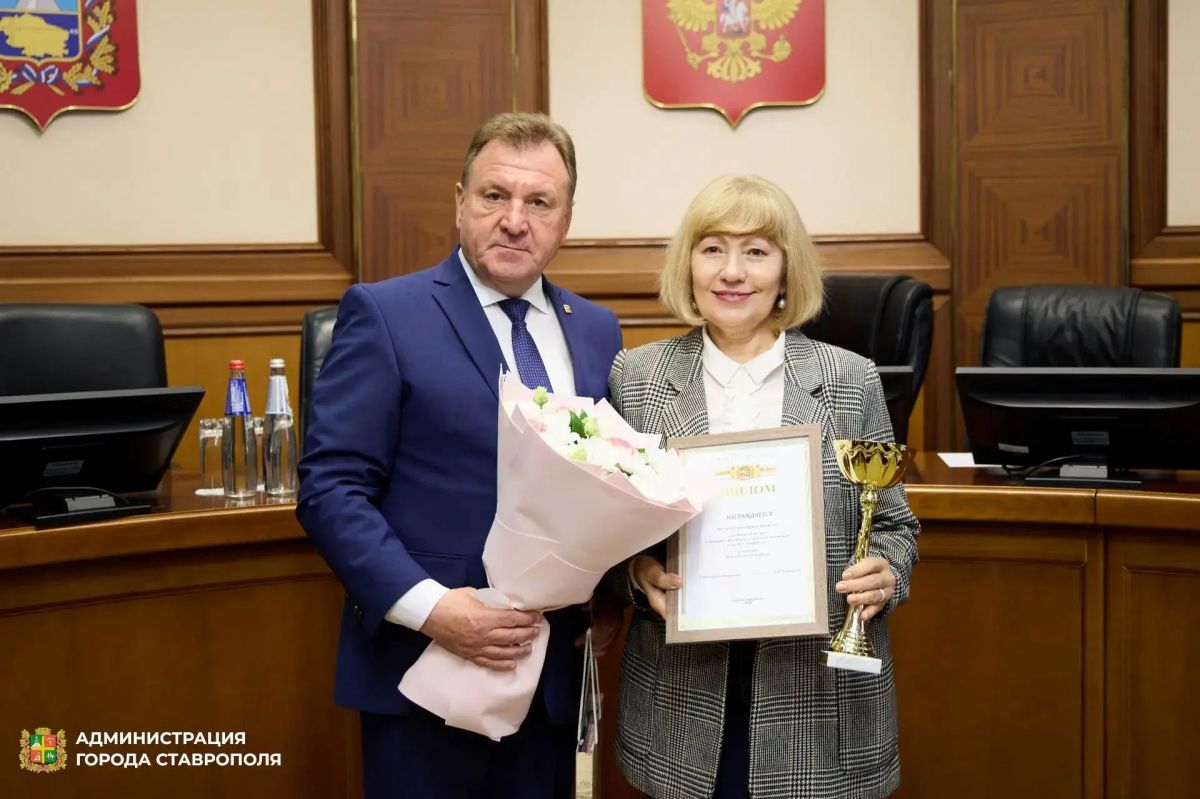 В Ставрополе подвели итоги фестиваля городских цветников и смотр-конкурса «Лучшее летнее кафе» В Ставрополе подвели итоги фестиваля городских цветников и смотр-конкурса «Лучшее летнее кафе»