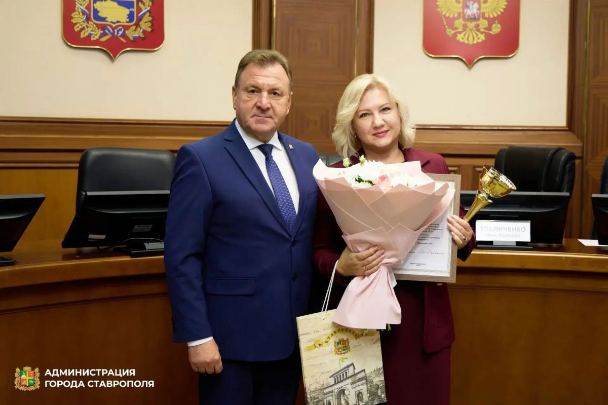 В Ставрополе подвели итоги фестиваля городских цветников и смотр-конкурса «Лучшее летнее кафе» В Ставрополе подвели итоги фестиваля городских цветников и смотр-конкурса «Лучшее летнее кафе»