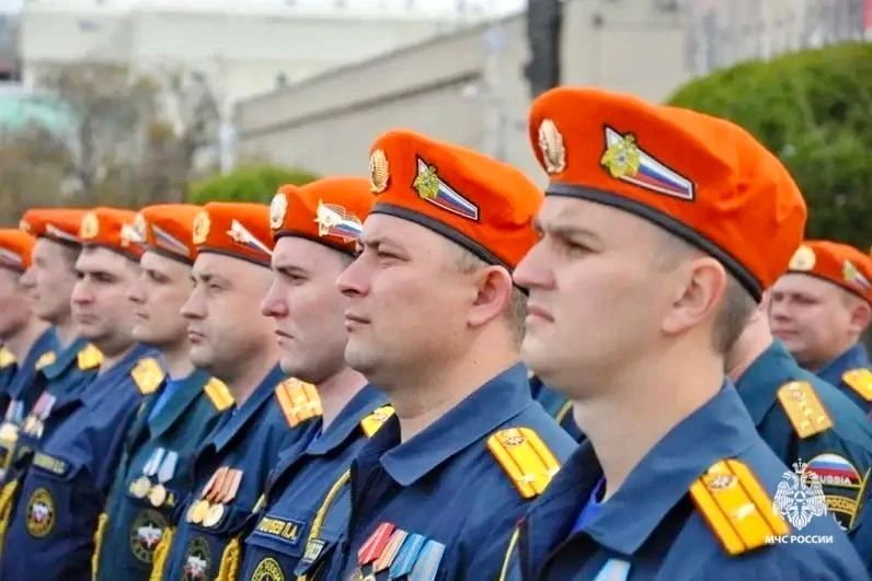 Смывая копоть и сажу: огнеборцы МЧС Ставрополья проводили товарища на заслуженный отдых Смывая копоть и сажу: огнеборцы МЧС Ставрополья проводили товарища на заслуженный отдых