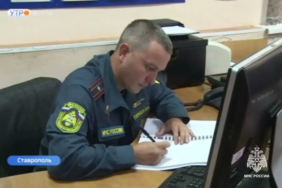 Смывая копоть и сажу: огнеборцы МЧС Ставрополья проводили товарища на заслуженный отдых Смывая копоть и сажу: огнеборцы МЧС Ставрополья проводили товарища на заслуженный отдых
